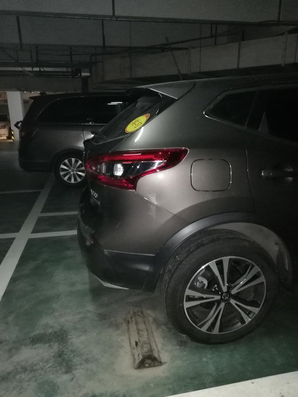 逍客-车被擦了 如图 是自己买个补漆笔涂一下 过段时间去店里处理 还是立即去 主要担心生锈 不懂伤底漆没有