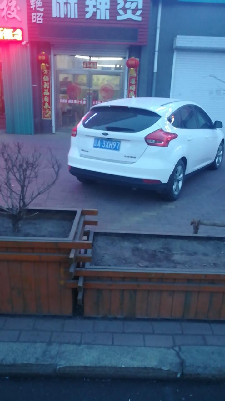 买福克斯1.6手动好，还是买1.8自动的好。