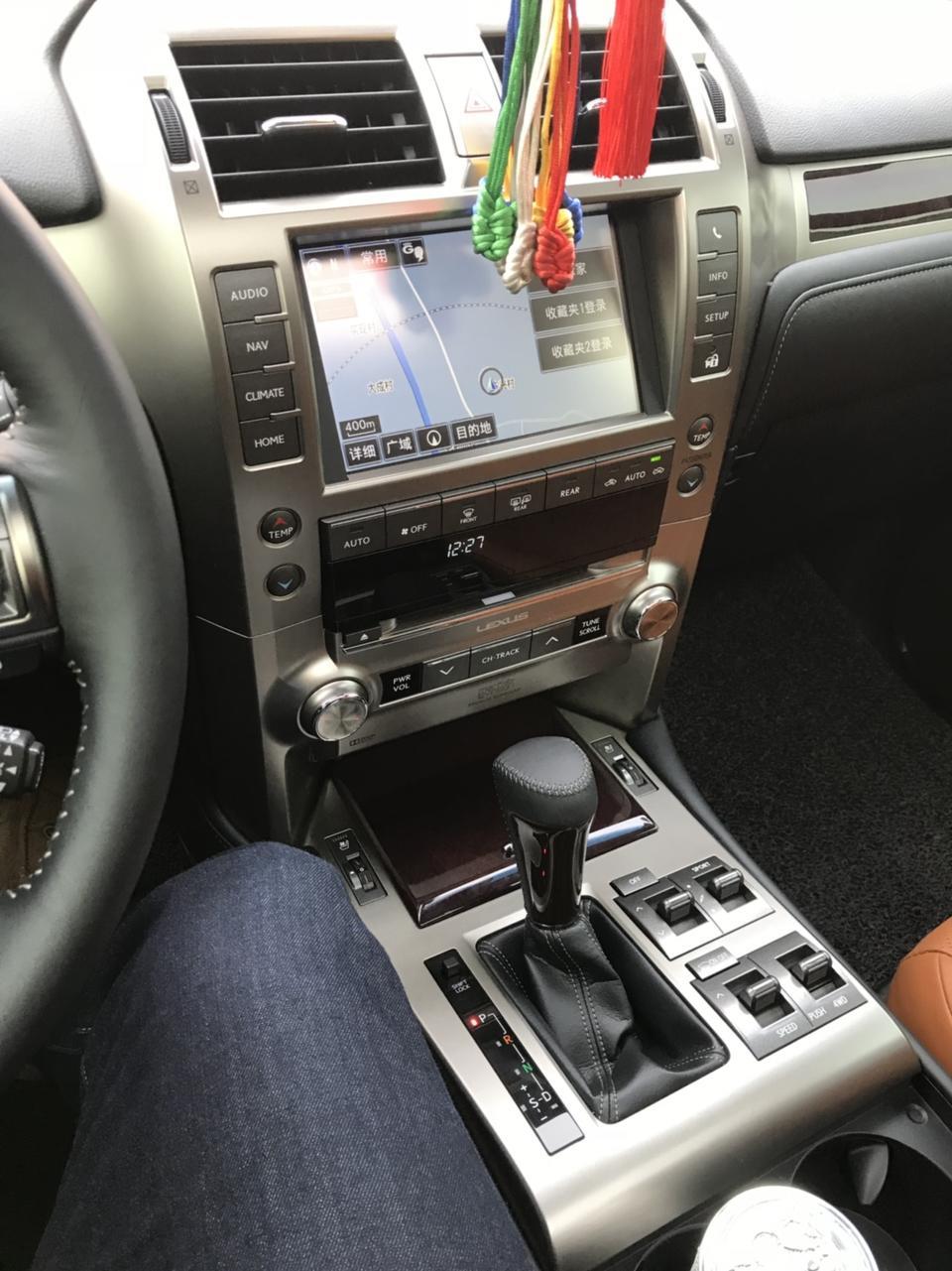 雷克萨斯GX400不是我开过的车里面最贵最有档次的，但是绝对是性价比最高的，最可靠的一款车，油耗适中，空间够大，操控性极强，舒适度超高，在市内行驶的时候，车子油门非常的柔和，底盘舒适度也非常的舒服，在高速行驶的时候，动力非常强劲，底盘的硬度也随之提高，操控性能非常好，油门非常敏感，随叫随有，非常值得拥有的一款车子！
