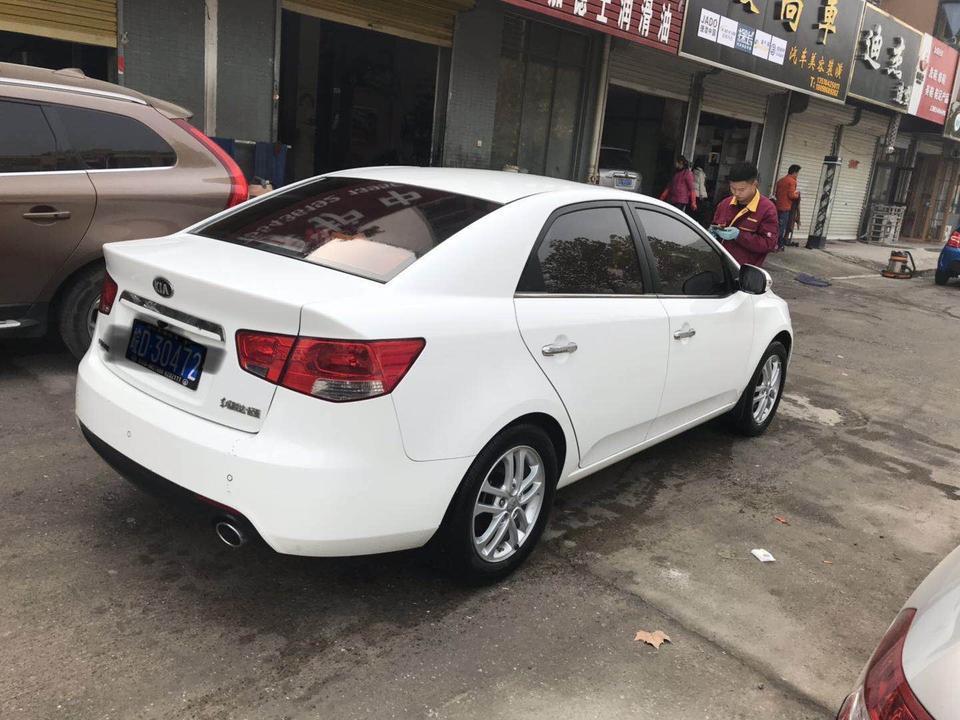 福瑞迪-#动力 动力还不错，加速的时候可以感觉到明显的推背感，高速上超车舍得给油基本不是问题。虽然换挡间隙比较明显，但是换挡带来的那种冲击不大，舒适性有一定的保障！
#操控 真皮方向盘握起来也是很有感觉很舒服的！方向盘不会感觉沉也不会轻，就是刚刚好，很好操纵，，颠簸路面方向盘也是很抖，刹车给点就有，就是离合器需要踩到底
#内饰 设计非常时尚，看上去很酷，细节的处理也行，就是感觉材质一般了一点，还好手感不错。我的是全黑的内饰很酷的，储物空间等一些小细节还是设计的比较人性化的。
#外观 运动味十足，犀利的前脸