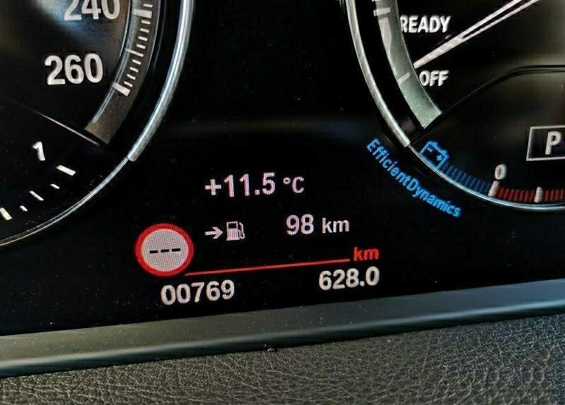 购车总价 | 裸车30万，全款花了33万，宝马性比价很高！
同级对比 | 想买一辆豪车，就看了奥迪，奔驰，宝马，这三个大家常买，销量也高的车，奔驰的油耗太高了，奥迪的外形没有宝马好看，最后一致决定买宝马，就选择了这款宝马2系敞篷跑车运动套装。
颜值 | 外观高端时尚，颜色很亮！非常有活力，
驾驶体验 | 最关键的动力非常不错，提速很快，反应速度，起步不肉，轻踩油门就感觉速度起来了，操控上，方向盘很好驾驭，刹车油门进去就稳！底盘上面，避震过程很棒，还有就是隔音效果，放音乐没问题不会惹人注目。
油耗 | 油耗