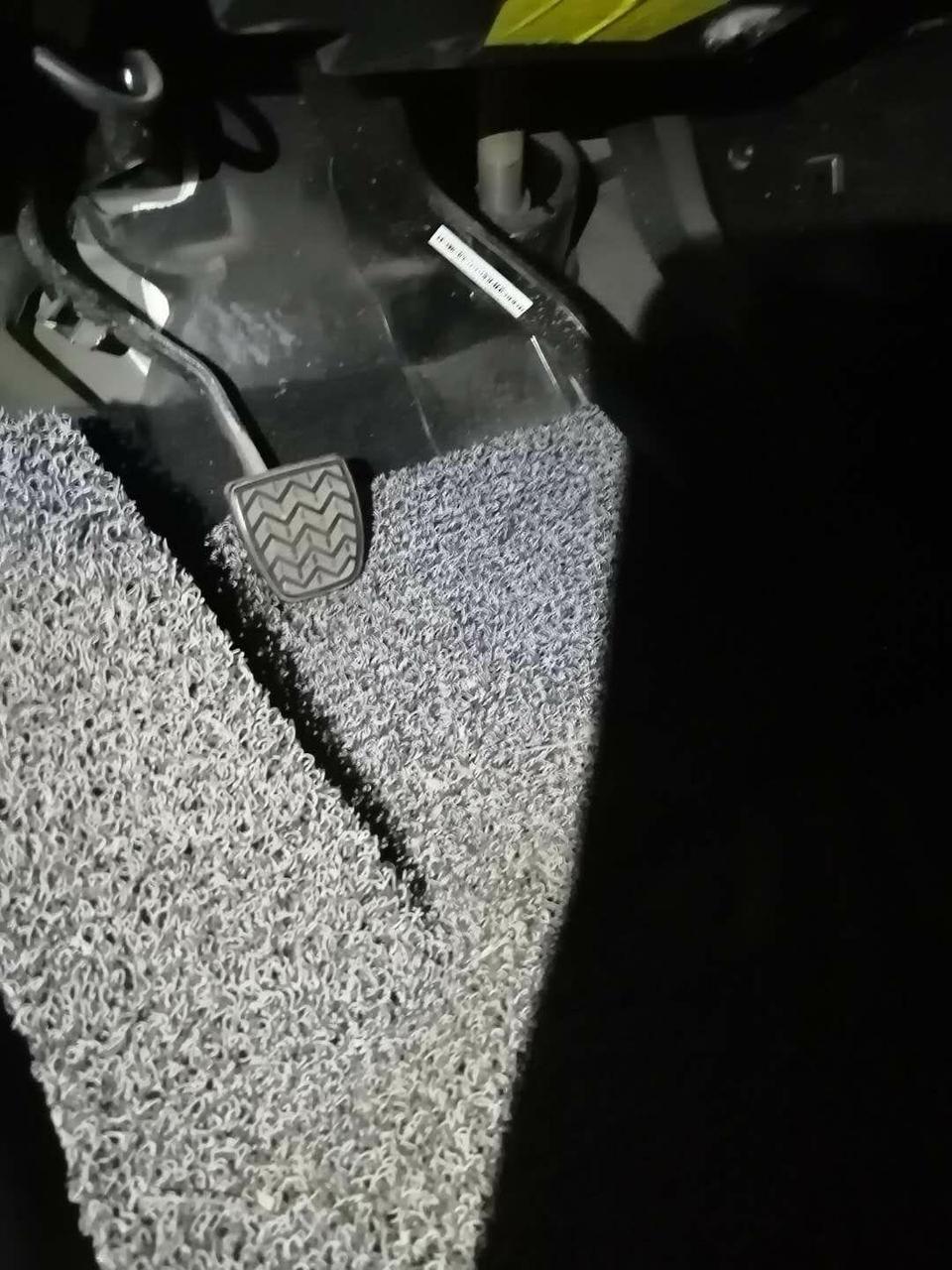 哈弗H6手动，起步突然离合器不弹起来了，档位挂不上，车头漏油，请确认车子啥问题，修一下多少钱