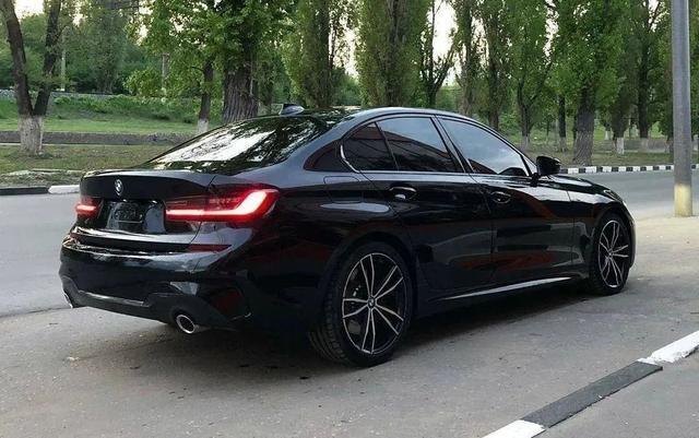 宝马3系-325im耀夜啥时候入手最合适？ 现在差不多33左右都能落地了