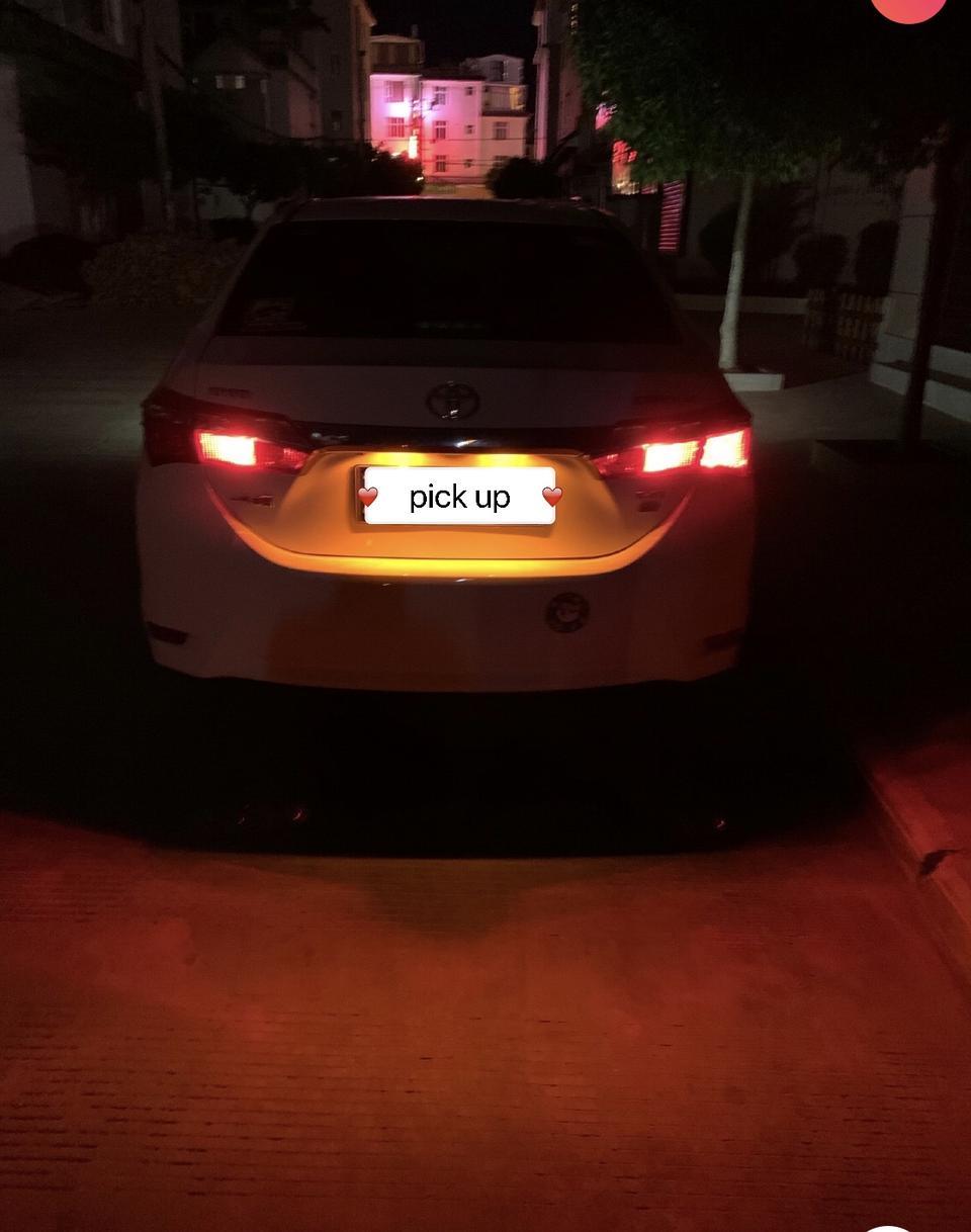 卡罗拉-开示廓灯，左侧有一个不亮，正常嘛
