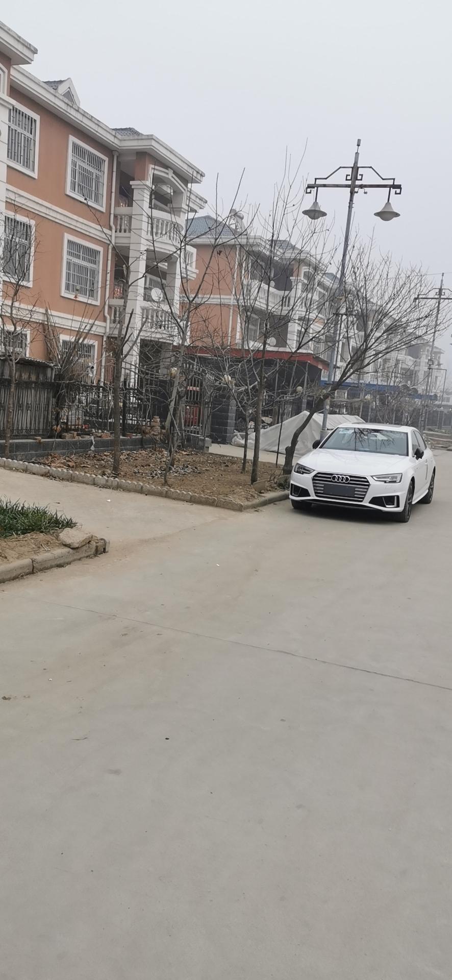 奥迪a4l-我的车子跑了3100公里了，车辆信息上是3000公里，4S店首保不会收费吧？