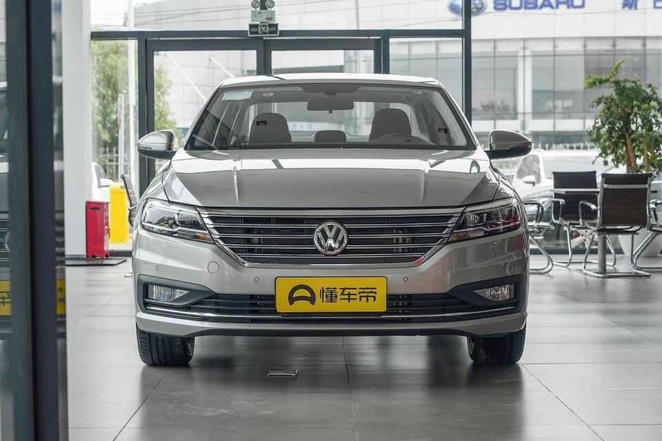 现在买2019朗逸舒适版的落地14贵吗？包含更换中控屏，换成8寸的全触摸屏！送的东西也都有，还送了2000免赔大礼包！