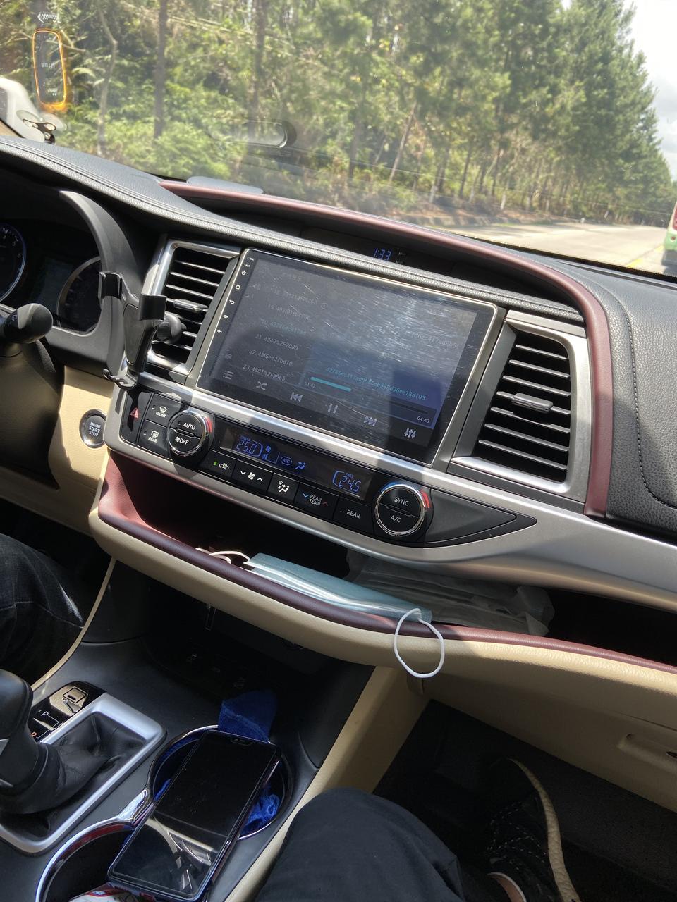15款四驱豪华版汉兰达换了10寸的大屏之后（如图）支持CarPlay吗？