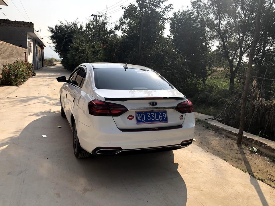 各位车友请问18款帝豪改装后尾翼贴黑顶，前边装日行灯，需要备案吗