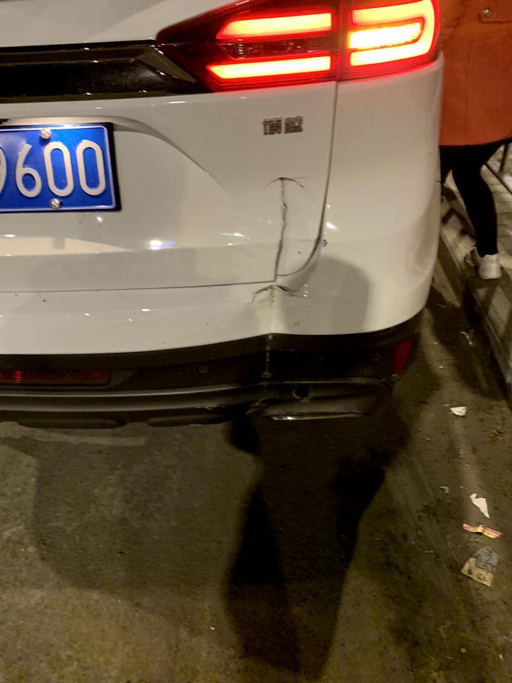 博越-溜车，这种情况不走保险需要多少钱