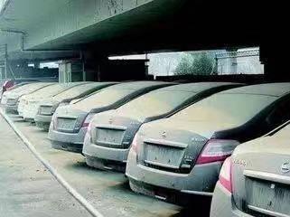 天籁-疫情过后买车怎么堤防“库存车”？车开不怕，就怕放！
汽车铭牌，玻璃码，轮胎上编码，都会显示出厂时间。通常出厂后6个月以上，长期没有销售出去的车辆。
还需注意哪些要点，避免购买库存车！