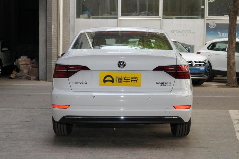速腾-舒适版尾部排气怎么改成顶配的那种啊？需要多少钱有没有改过的老表