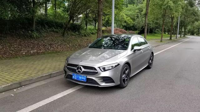 雷克萨斯es-一个40多岁的女人，准备入手一辆30万左右的车，下面这三款都在对比中，请各位路过的车友们给个宝贵的意见吧。