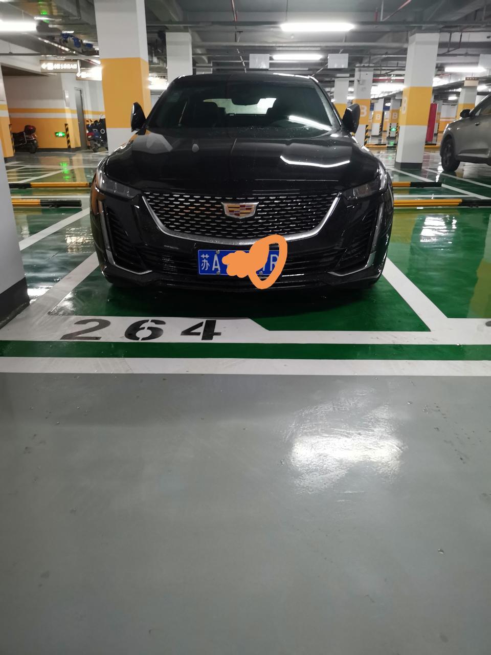 凯迪拉克ct5-停车的时候发现仪表盘提示转向助力降低，请小心驾驶，但操作方向盘感觉正常的，熄火打火又正常了。。