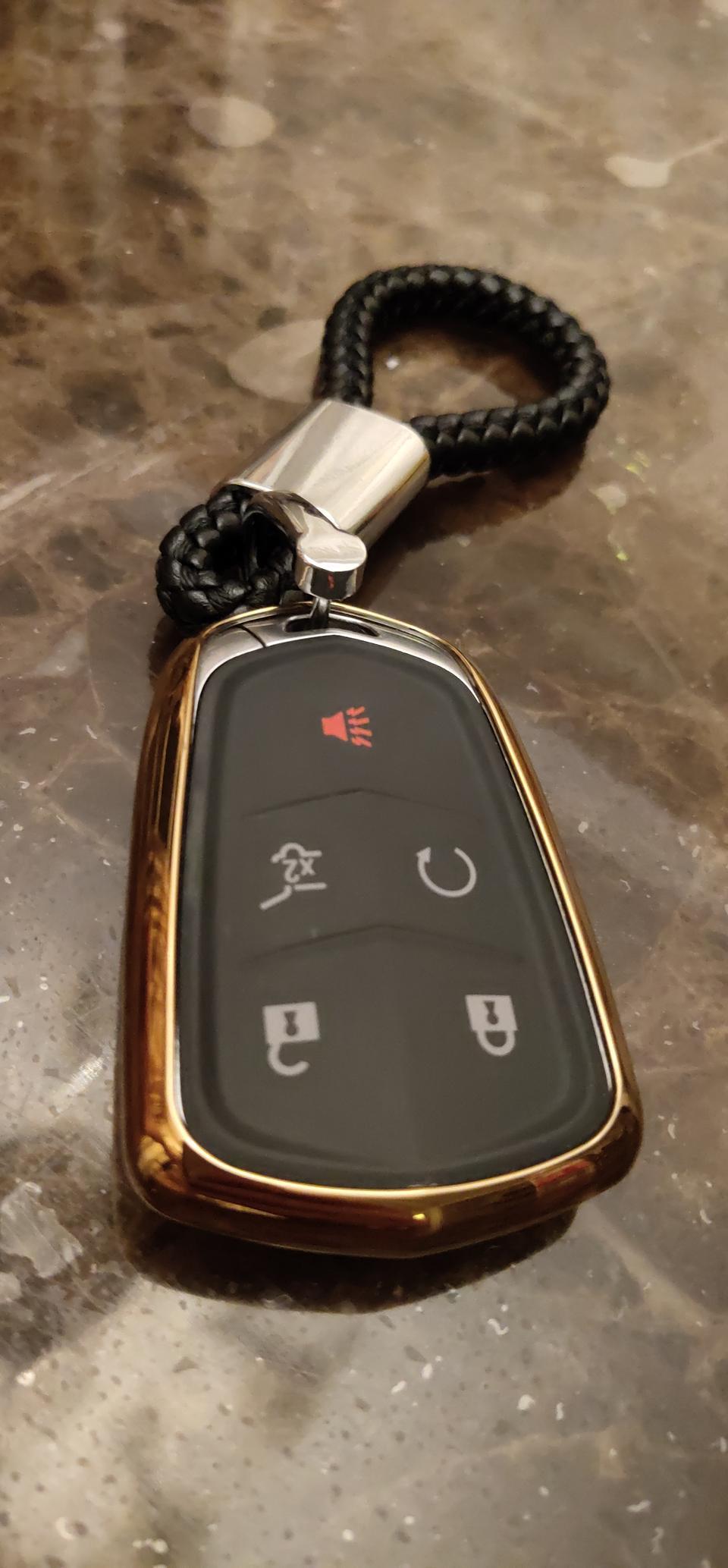 凯迪拉克xt5-想问下各位车友，4S店送的全车膜好不好呢？听说过了3－4年就会变色，而且要撕下来的话会很难撕，视觉效果也会很差，不知道各位车友有没有贴了4儿子店送的膜后的感受呢！