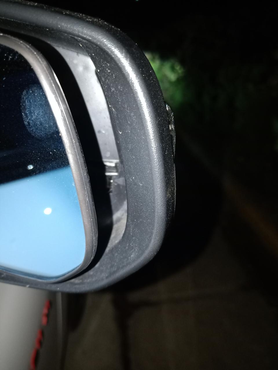 迈锐宝xl-后视镜缝隙很大，各位车有的也这样吗，这样正常吗