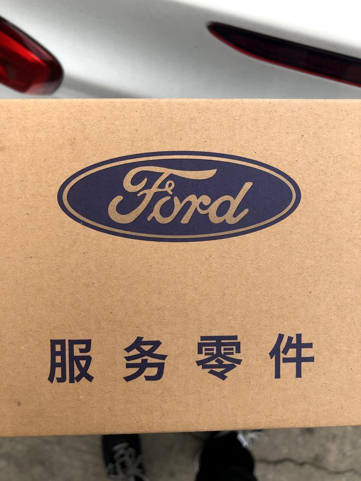福克斯-有谁的车装了这种原厂送的行车记录仪吗