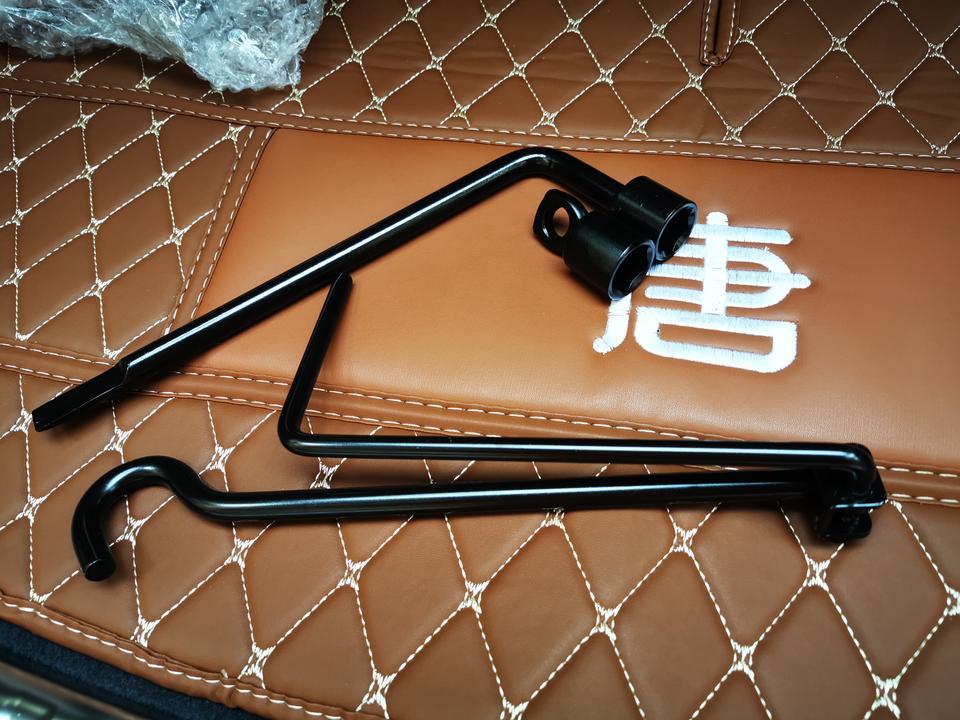 为什么唐燃油版配的扳手跟轮毂上的螺丝大小不配套？你们的都是这样的吗？