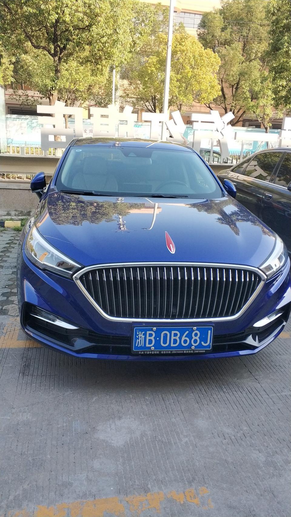 红旗h5-路边看中了H5蓝色，真的太漂亮了，女生开可以吗？大家觉得值不值得买？对比领克03和昂克赛拉呢？
