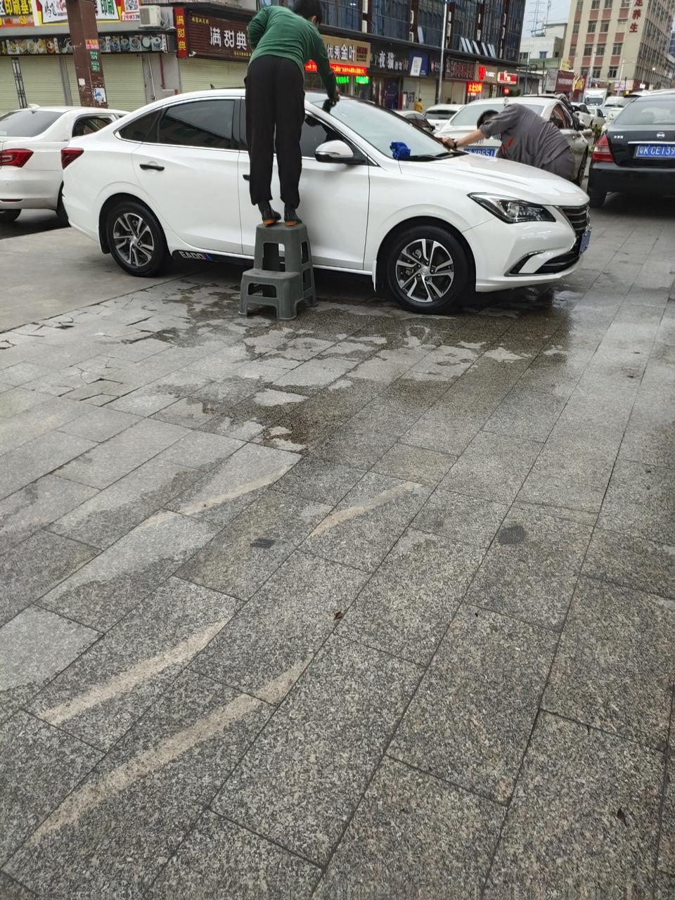 二代逸动第二次保养用的是全合成，4s说半年保养一次，我跑得少才5000公里有必要半年保养一次吗？超过半年会不会脱保？