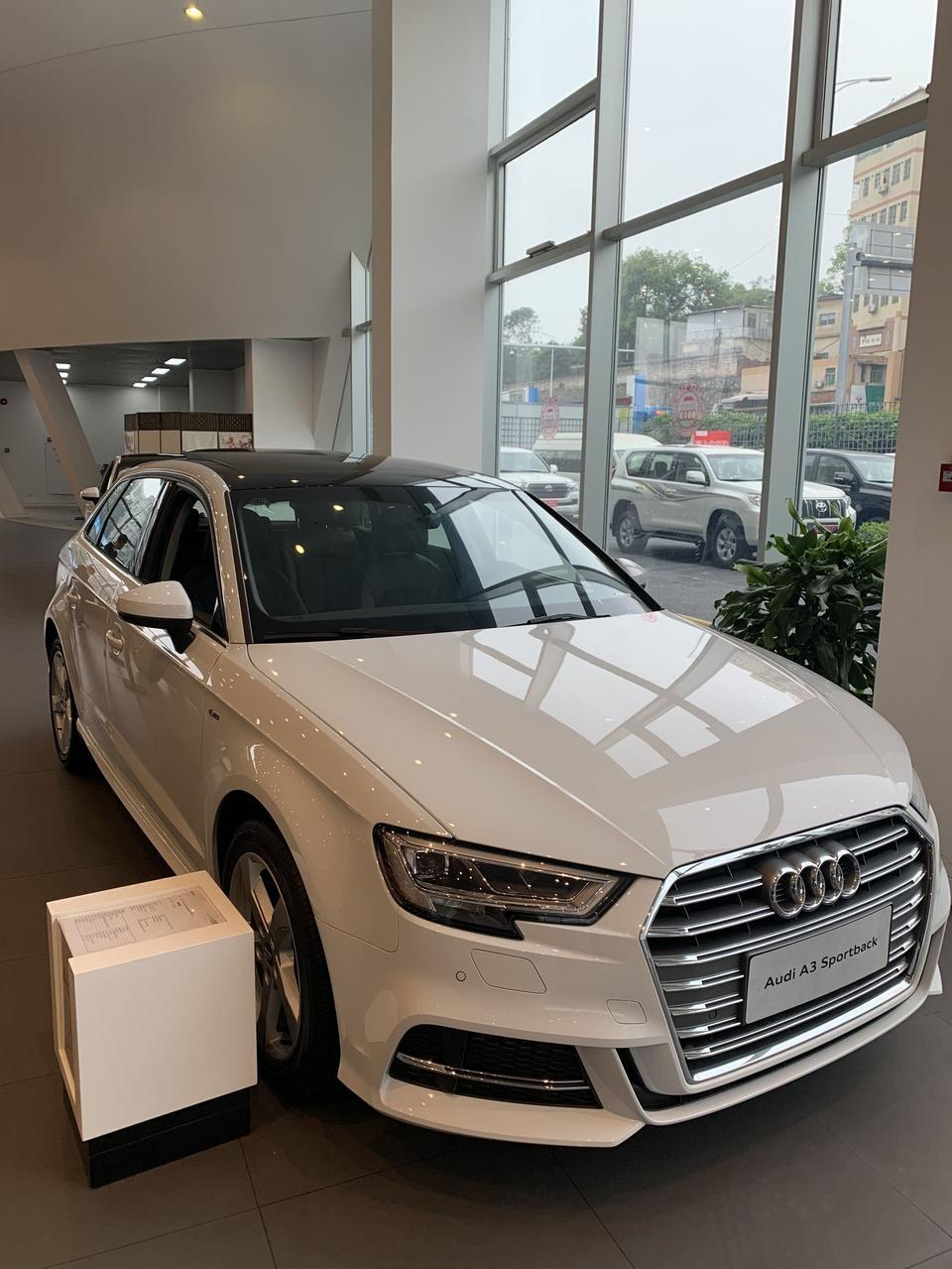 奥迪a3-广州进取型两厢 裸车14.08 购置税12500 保险8000  服务费4000 金融服务费5000 贷三年10万 利息12000 送行车和加装倒车影像 买的过吗