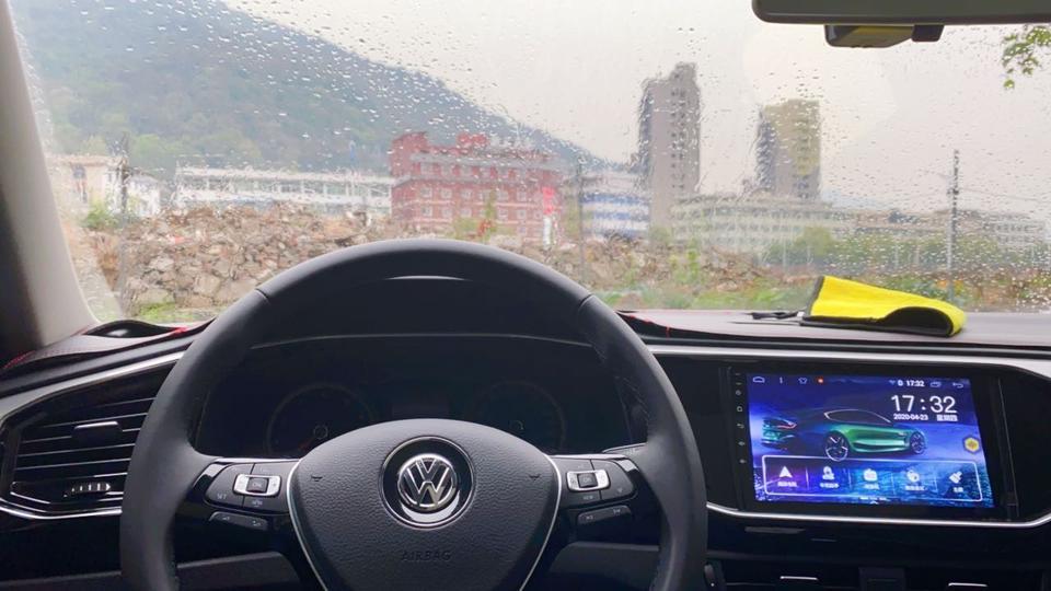 探岳-提车两个月，1500公里，这两天早上起来倒车调方向，打方向盘的时候，发现边打方向车子会发出类似咯咯咯的异响，正常行驶没有，这正常吗，各位大神车友求解，19年280豪