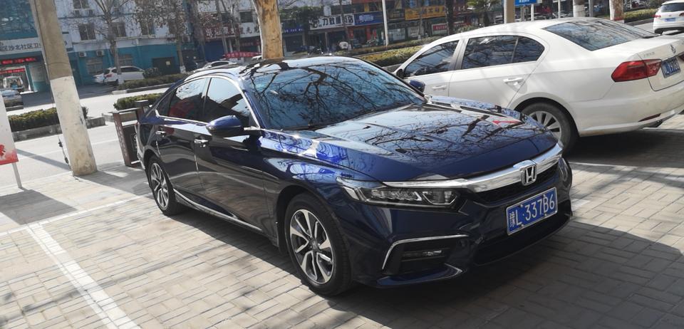inspire-各位车主   我的车从1500公里开始出现加速20至40之间左右抖动 我确定跟路面无关    轮胎我也趴车下看了看   没有鼓包    是什么原因造成的这种情况。有大神吗？