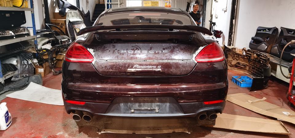 panamera-求大神解答 如何解决 帕拉梅拉10款改16款 尾门开关问题？？？