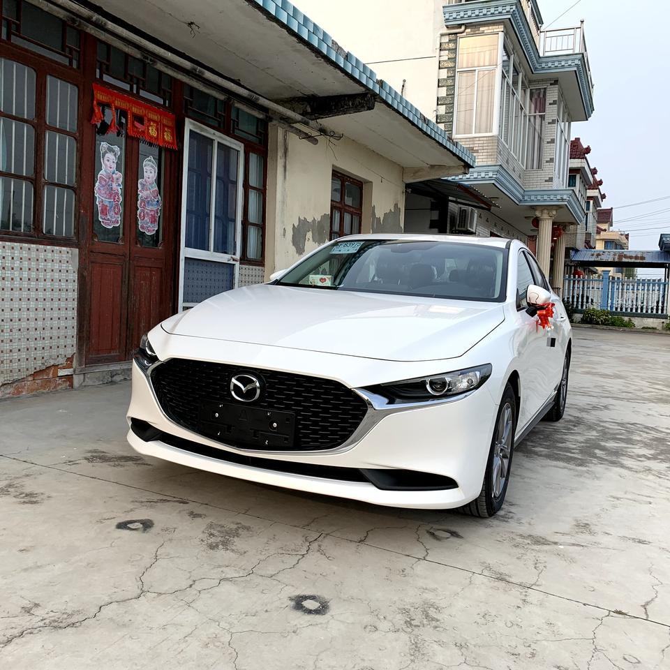 马自达3 昂克赛拉-我想问问仪表盘上怎么显示还能开多少公里数？哪位大师能教教我！