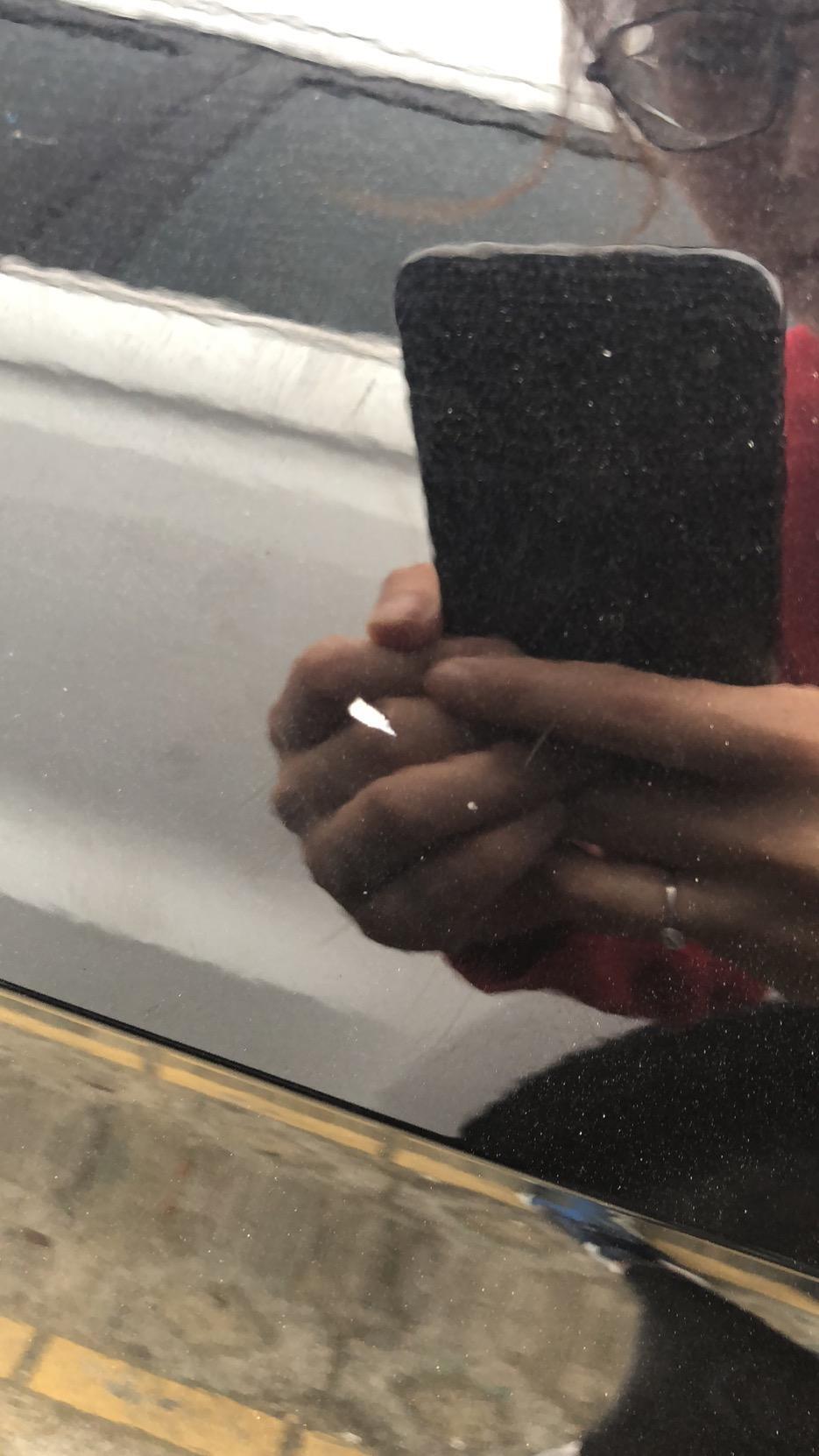 高尔夫-车门被别人开车门撞掉一点漆面，有没有做整年喷漆的必要啊？朋友们，新车，不太想做，怕有色差。求懂的车友回答一下？谢谢。