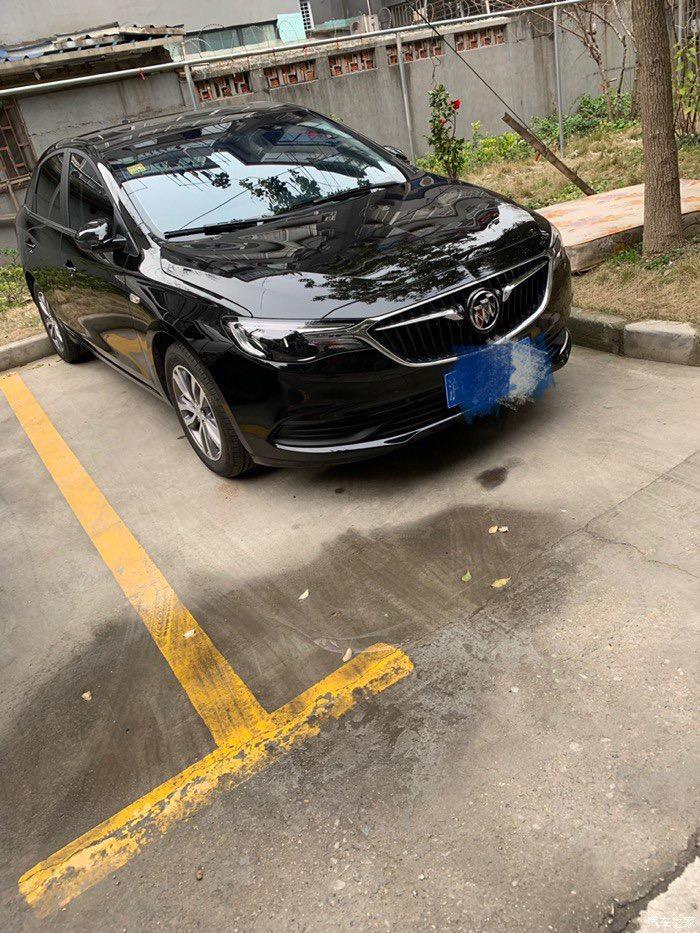 英朗-为什么没有黑色的刚刚论坛看见一辆黑色的，看起来大气