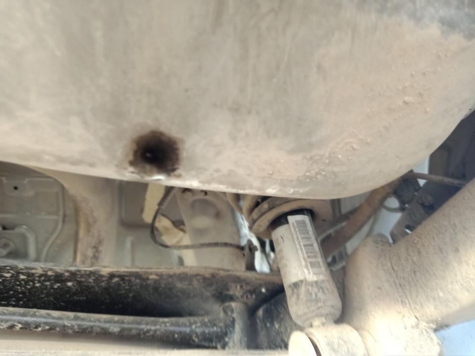 帝豪-今天早上差不多开了两里路左右，请问大家排气管上滴水这正常吗，因为这个情况以前也没有看到过