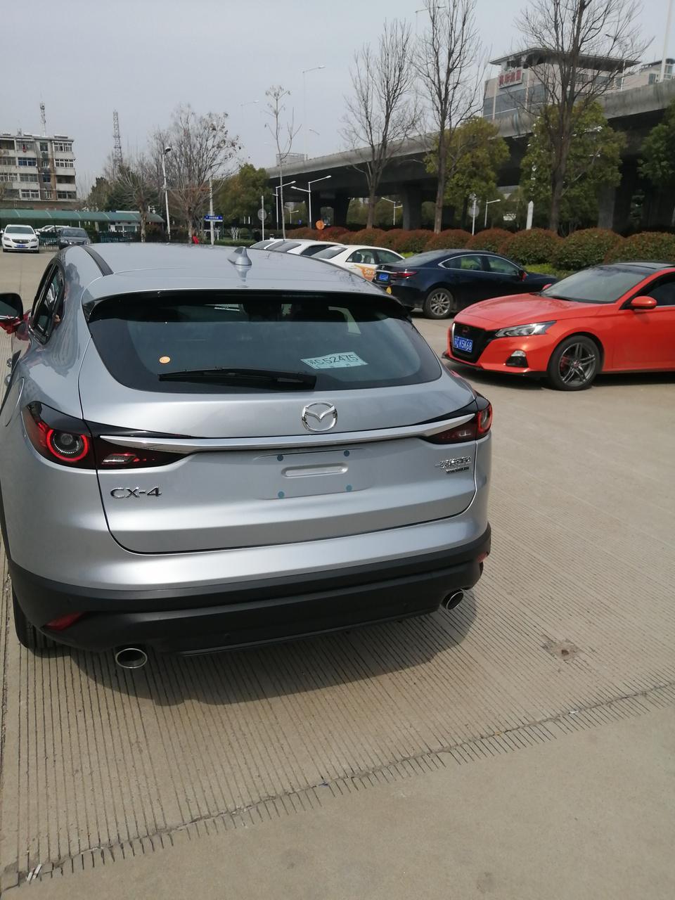 马自达cx-4-提车那天加油 加到跳枪 三天了跑了166公里 目前掉了一格油 我不会算百公里几个油 请大神指点