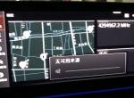 宝马5系-20款530li尊享豪华，提车才几天车内所有提示音多没有了（收音机.qq音乐.转向灯.未戴保险带等），旋拧音量键中屏会出现“无可用来源”（如图），到现在一个月了，周而复始，论坛上看过的几个方法多试过多没用，求解