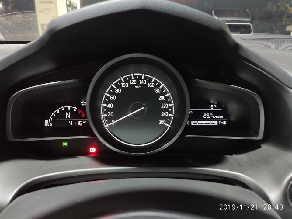 马自达3 昂克赛拉-兄弟们，保养一定?去4S店吗，我在家门口有个朋友的爸爸开修车店，可以在那里保养吗，还方便，听说不在4s店保养4s店就没有质保了，求解