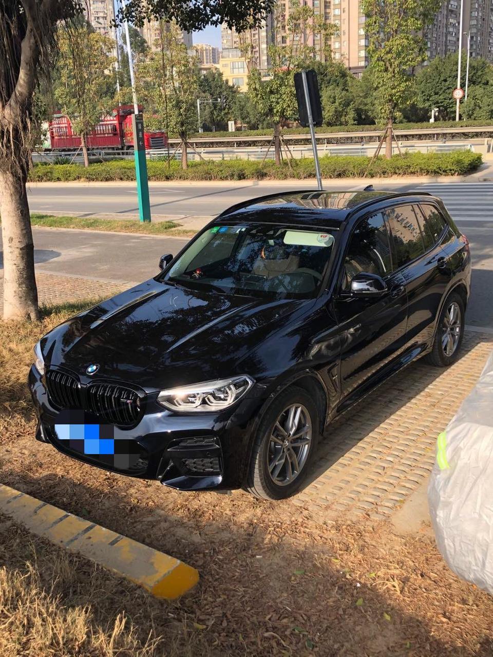 宝马x3-车友们天窗有异响吗？我颠簸天窗就响，怎么解决？