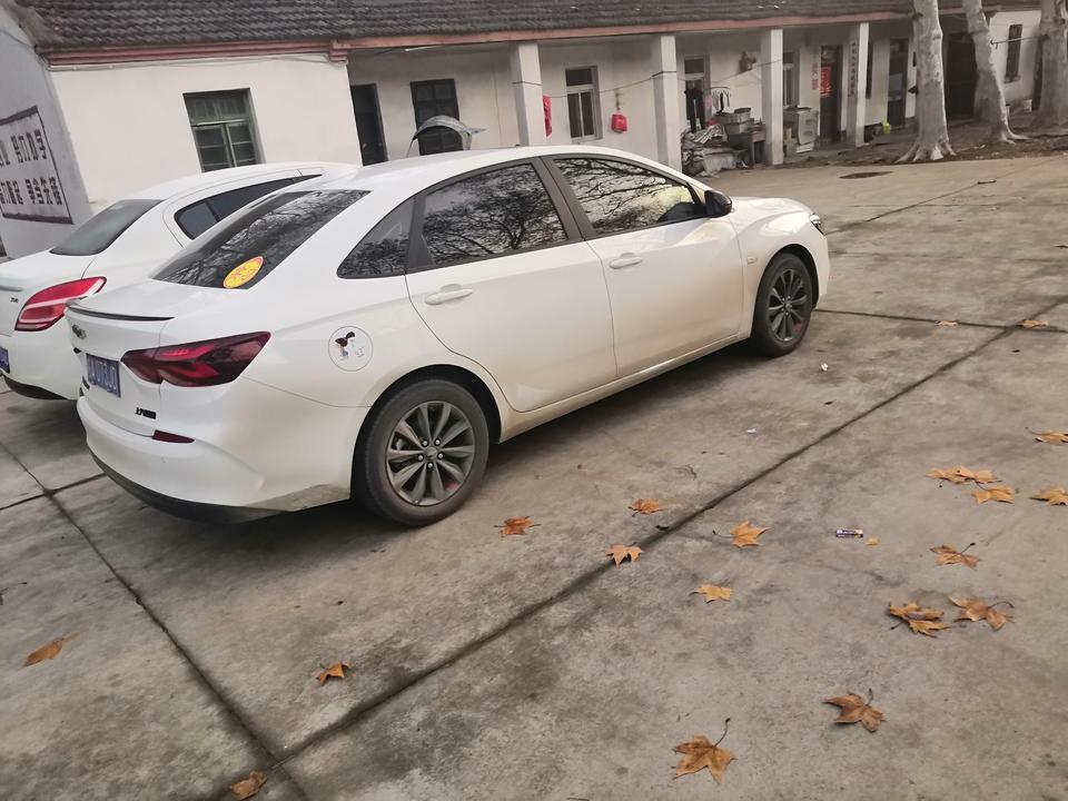 科鲁泽-低速加速和减速时，有呜呜呜的声音，四儿子店说声音正常，发动机正常，我同事1.0英朗就没有