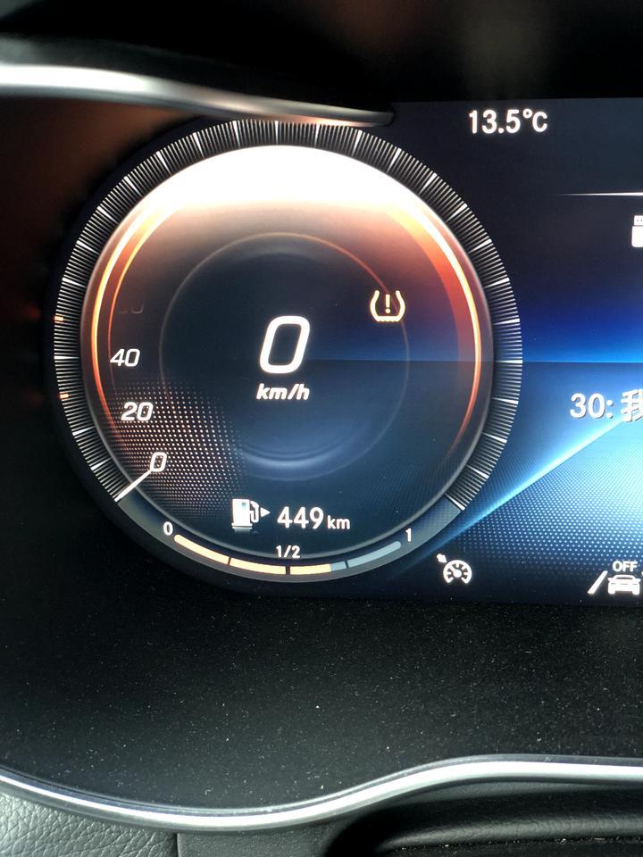 奔驰glc-把雪地胎换下来装上原车胎之后，迈速表上面显示一个故障灯。有没有遇到过同样情况的车友