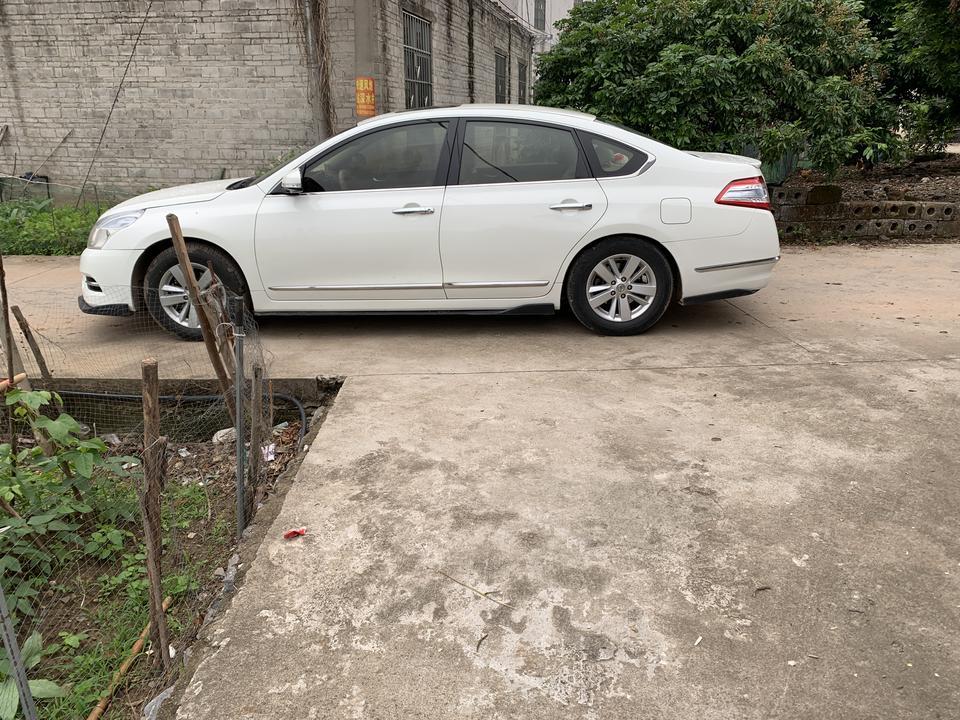 12款天籁公里数12万多 买的时候7万5 无任何大事故 小嗑小碰倒是有 车子开了一段时间没开出有啥毛病 车友们你说我买赚了还是亏了