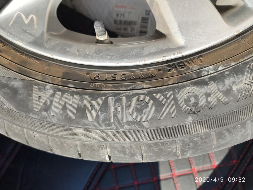 雷凌-不小心撞马路牙子上 轮胎干出2个小洞！火补还是换新胎？？