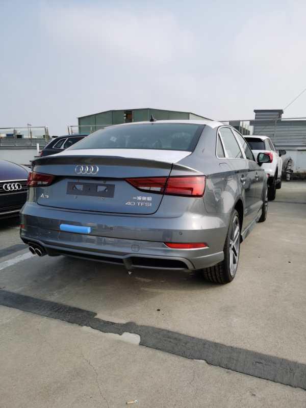 奥迪a3-订的2020款顶配2.0T三箱季风灰到了   下周去提车  决定买这辆车的时候压力太大了  身边没有一个不劝我的  我觉得还是买我喜欢的  现在我就想知道2.0的油耗大概多少？还有就是为啥极少人买2.0的？
