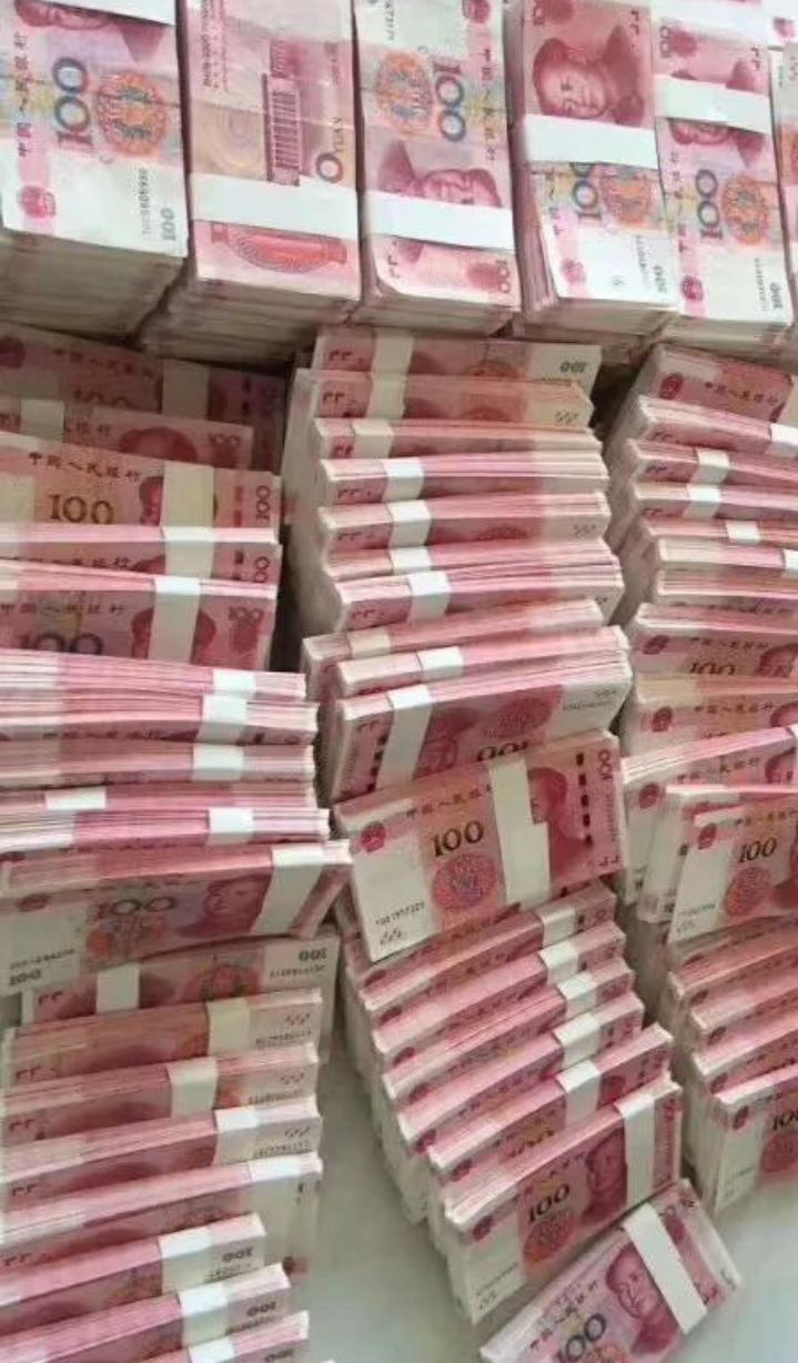 宝马7系-年利润2007万，身高1米八一，宝马V12引擎760，迈巴赫680，古斯特，慕尚，哪个合适我，纠结中，不知道怎么选择
