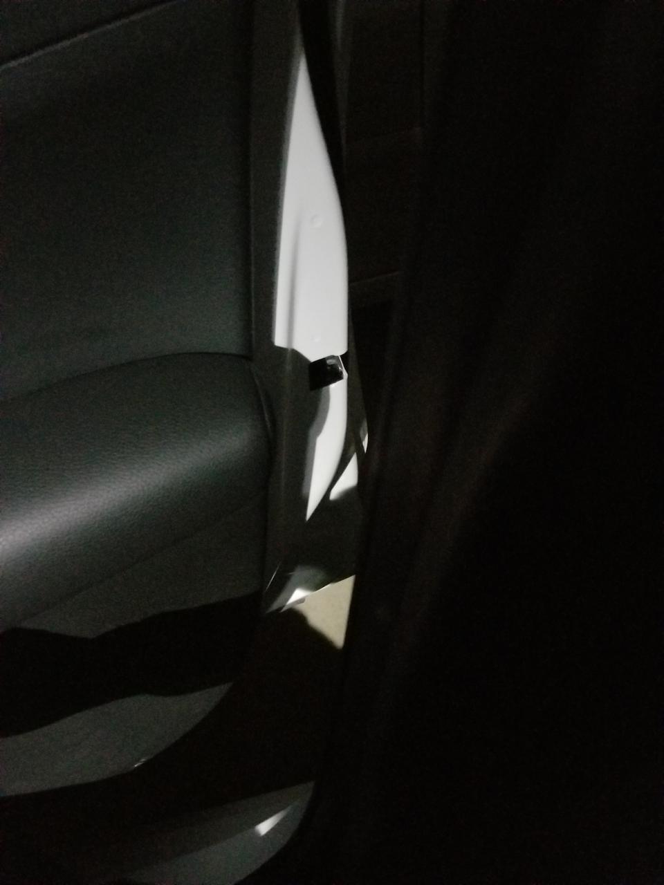 英朗副驾驶车门位置关车门和行驶不平路面有嗡嗡的响声，特烦人，大家有没有遇到类似情况的，忘告知。行驶时响时不响