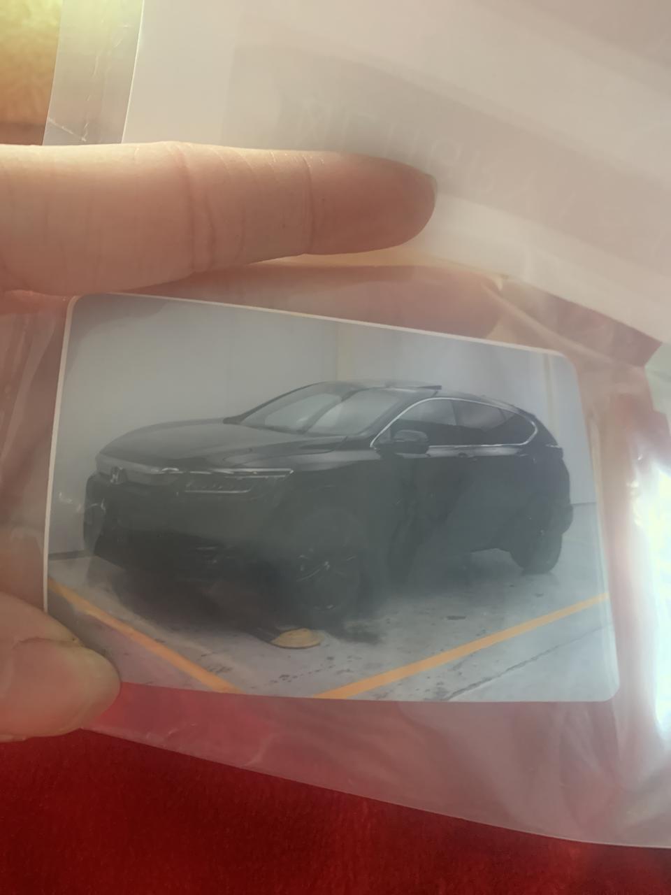 皓影-幻夜版是不是金属漆！如果不是渡晶后效果不怎样明显吗