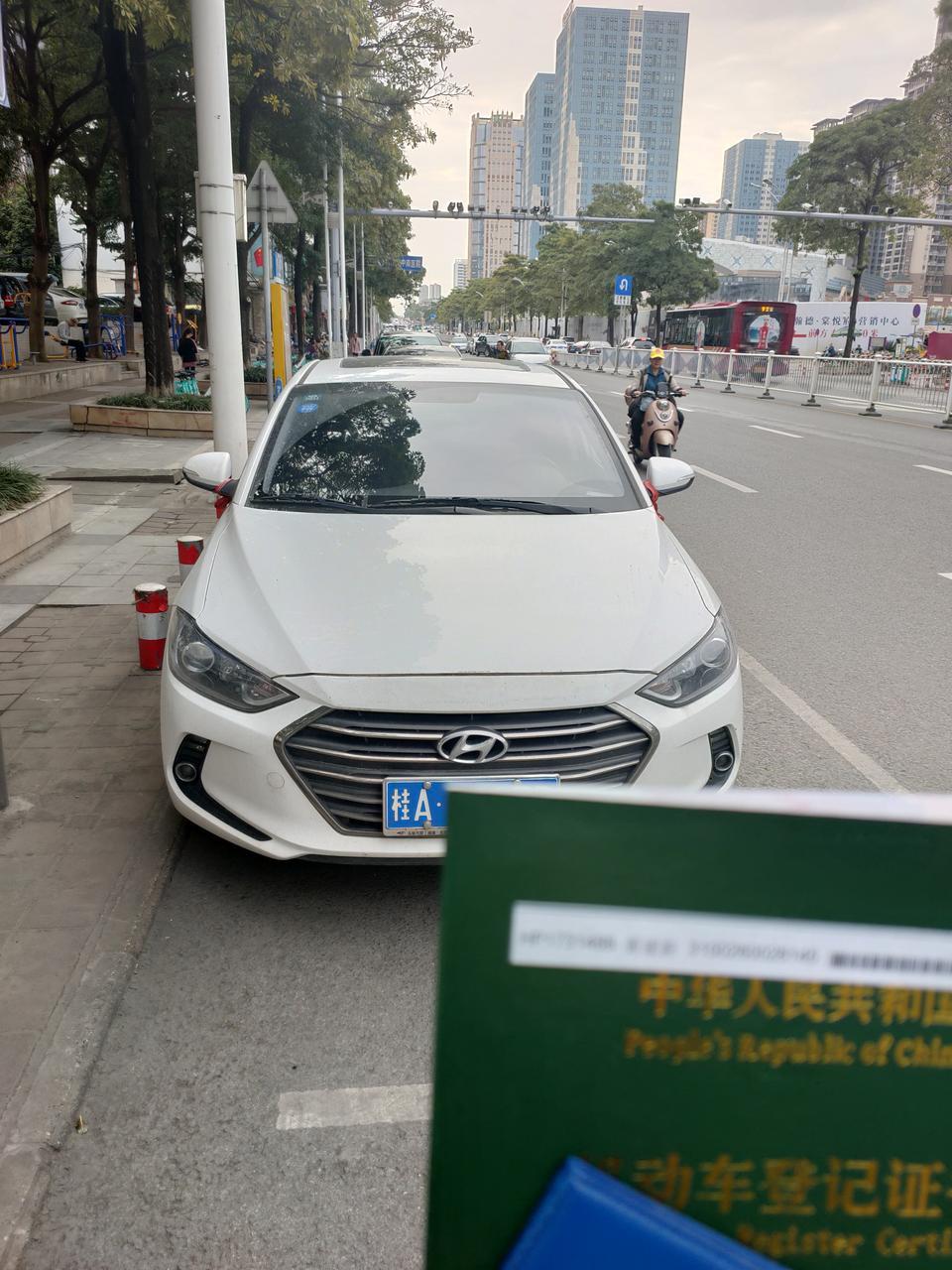 我车是领动  1.4T   19年一月份买的   一个朋友借去开  开到水深的地方   让后上岸了    车子没有被泡水  但是熄火了 我朋友还打火启动车子 导致发动机坏了     然后拿去4S店更换新的发动机    然后朋友补我两万块  我是不是很亏？