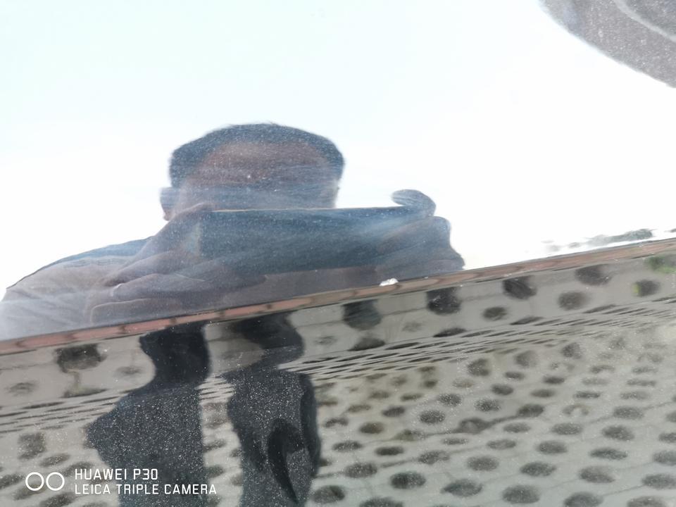 奥迪Q5L黑色，停楼下停车场，被磕花了…想请问下，做车衣或者镀晶有用么？
另外，车衣，镀晶有没有必要做？？？