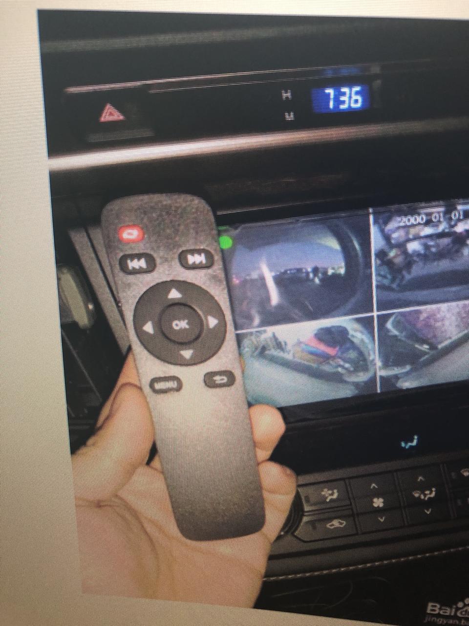 rav4荣放-16款荣放风尚版，买的时候4s店说送了行车记录仪，有一个小遥控器。请问各位大神怎么查看行车记录回放？遥控要怎么按？我按过遥控但是没有反应，遥控图片是网图。求各位大神告知，谢谢