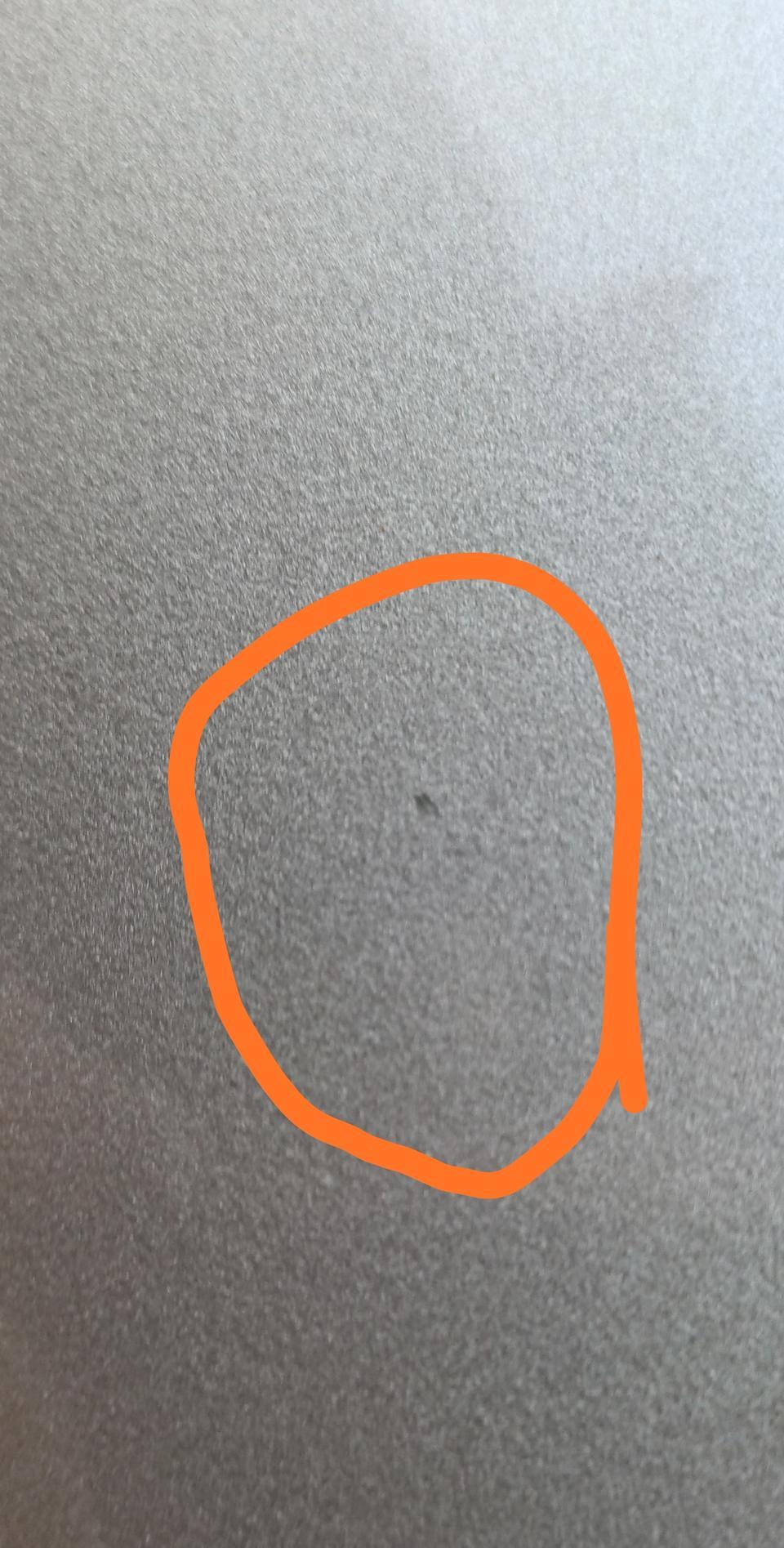 帝豪gl-我今天 无意间发现 有个 黑点，用补漆笔 可以吗？  有懂行的吧   才开了400公里不到  也不知道  咋出现的  求告知