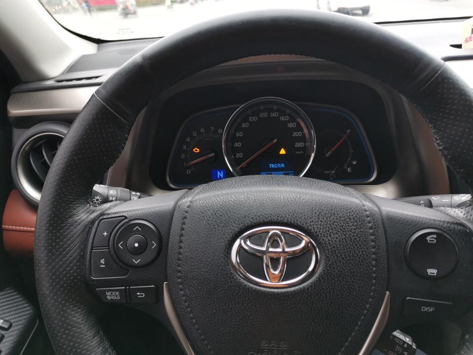 rav4榮放-有個故障諮詢下各位大佬,2015款的rav4,14年底提的車,現在