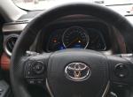 rav4荣放-有个故障咨询下各位大佬，2015款的rav4，14年底提的车，现在里程8万公里，19年6万多公里的时候，一次路口等红灯，发动机故障灯亮，行车电脑显示“TRC关闭，请检查4WD系统”，然后开到路边试车，此时定速巡航、4驱模式无法使用，咨询4s店，4s店答复没遇到过此种情况，建议开到4s店做个检查，周末开到4s店，用电脑读故障码显示燃烧气体过淡，4s店技师说不是大问题，可能是油品问题，建议加箱高标号的汽油跑一跑，同时消除了故障码。之后用车过程中大概千把公里出现一次这种情况，放着不管行驶个100多