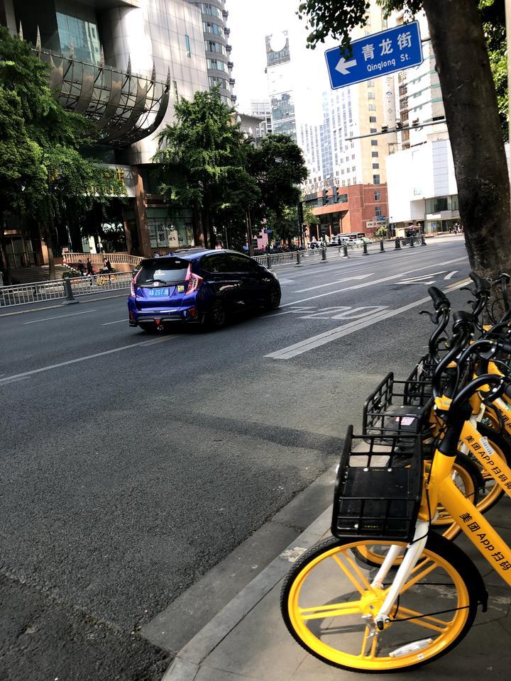 成都阿特兹尊崇2.5现在优惠多少啊？谢谢，想最近预定